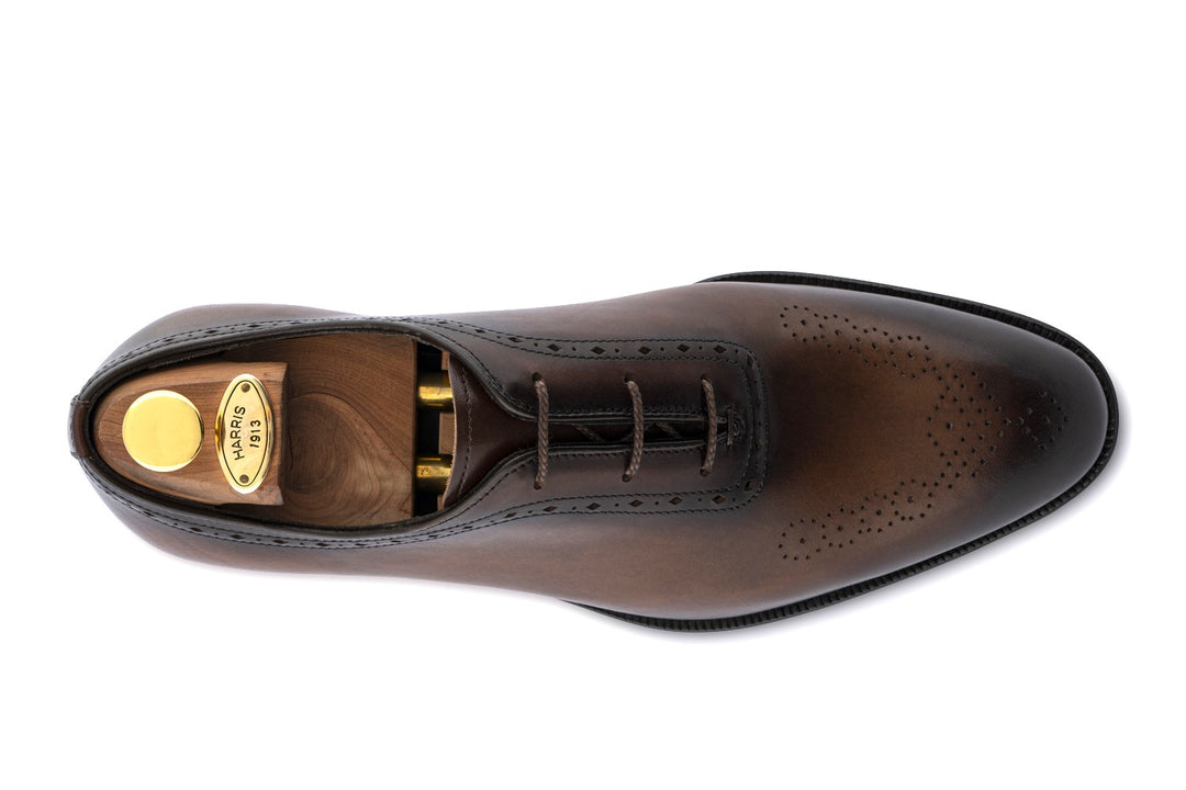 Détails français en cuir et broue