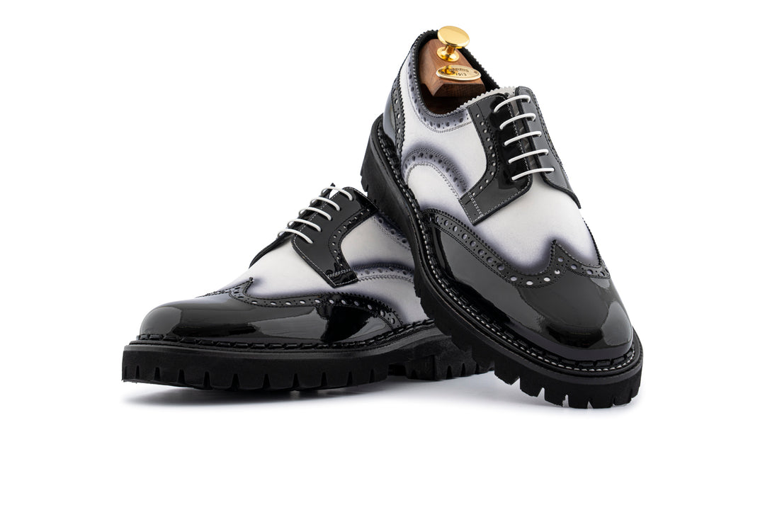 Derby in paint and leather