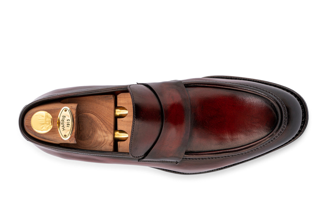 Mocasín de cuero pintado a mano
