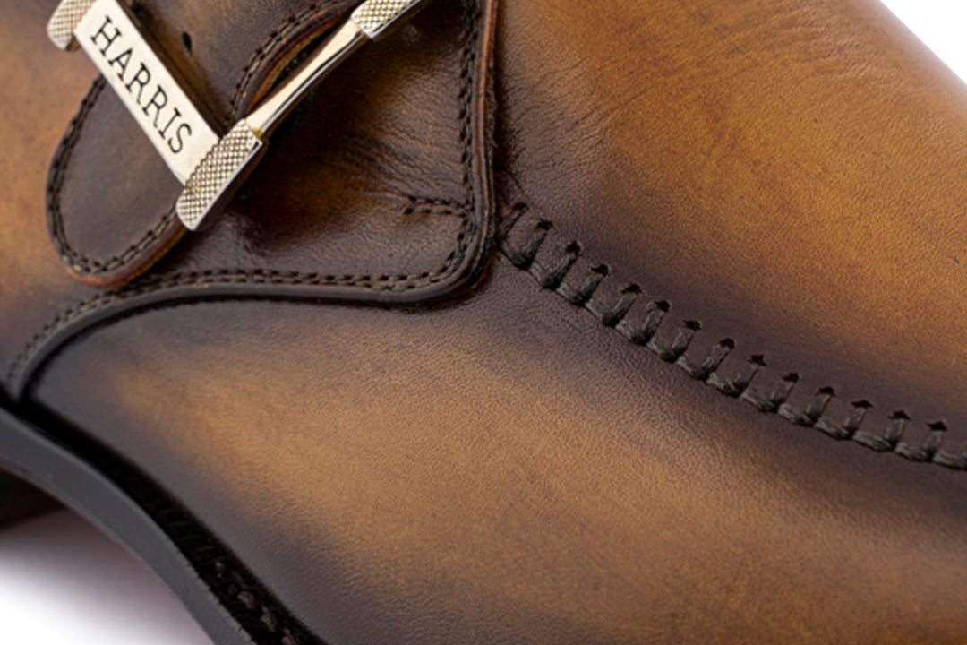 Monofbbbia in hand painted leather with hand stitching