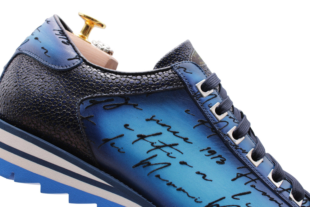 Handgepackte Signature -Sneaker