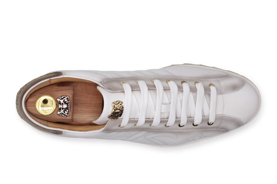 Zapatilla de cuero con detalles sombreados