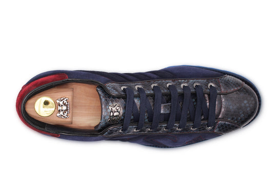 Sneaker in Wildleder und Python