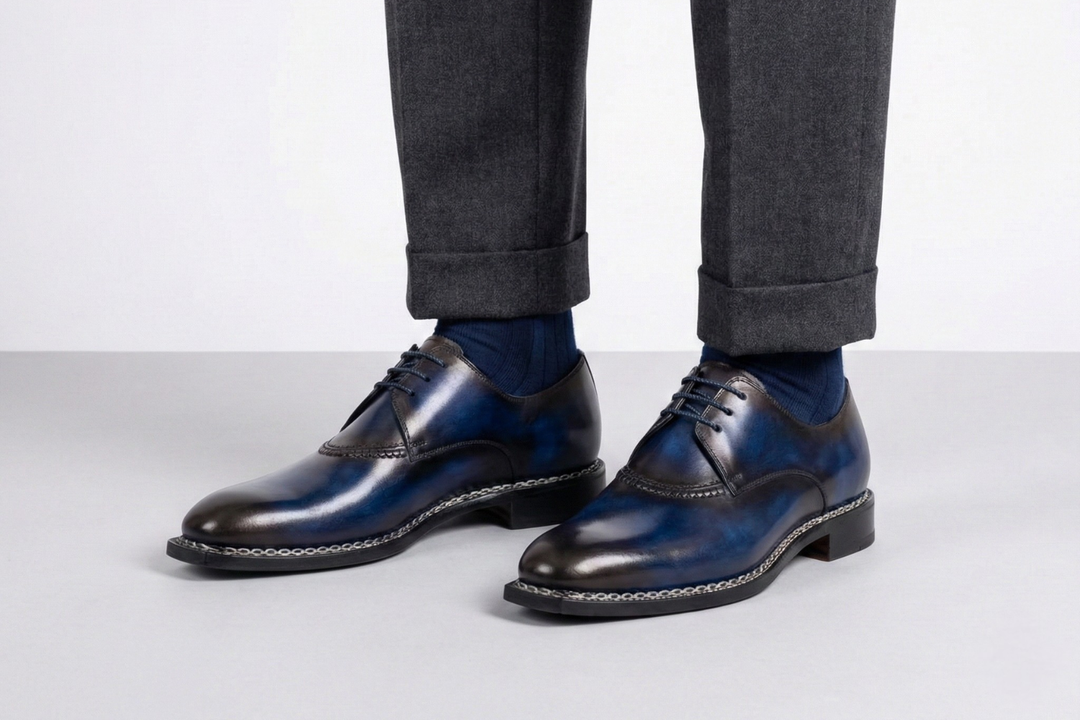 Derby peint à la main avec un travail norvégien