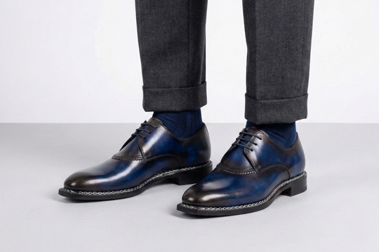 Derby peint à la main avec un travail norvégien