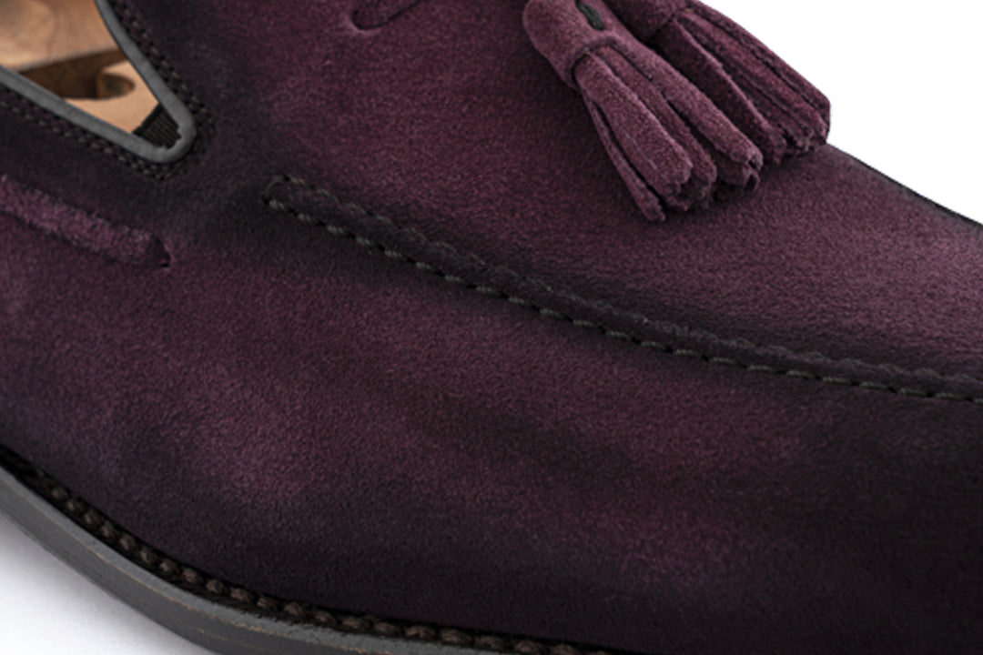 Moccasin with pom pom in hand-shaded suede