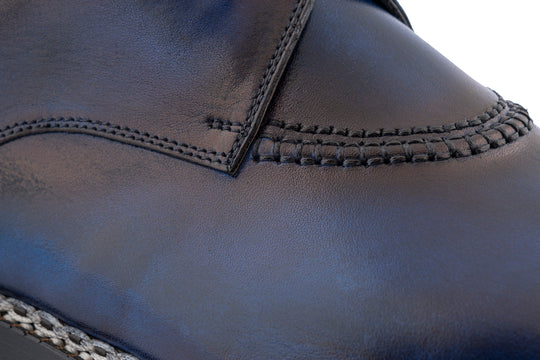 Derby peint à la main avec un travail norvégien