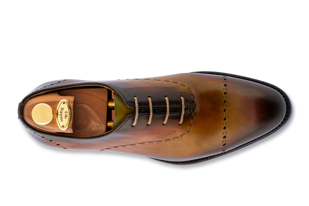 Richelieus peints à la main avec coutures à la main