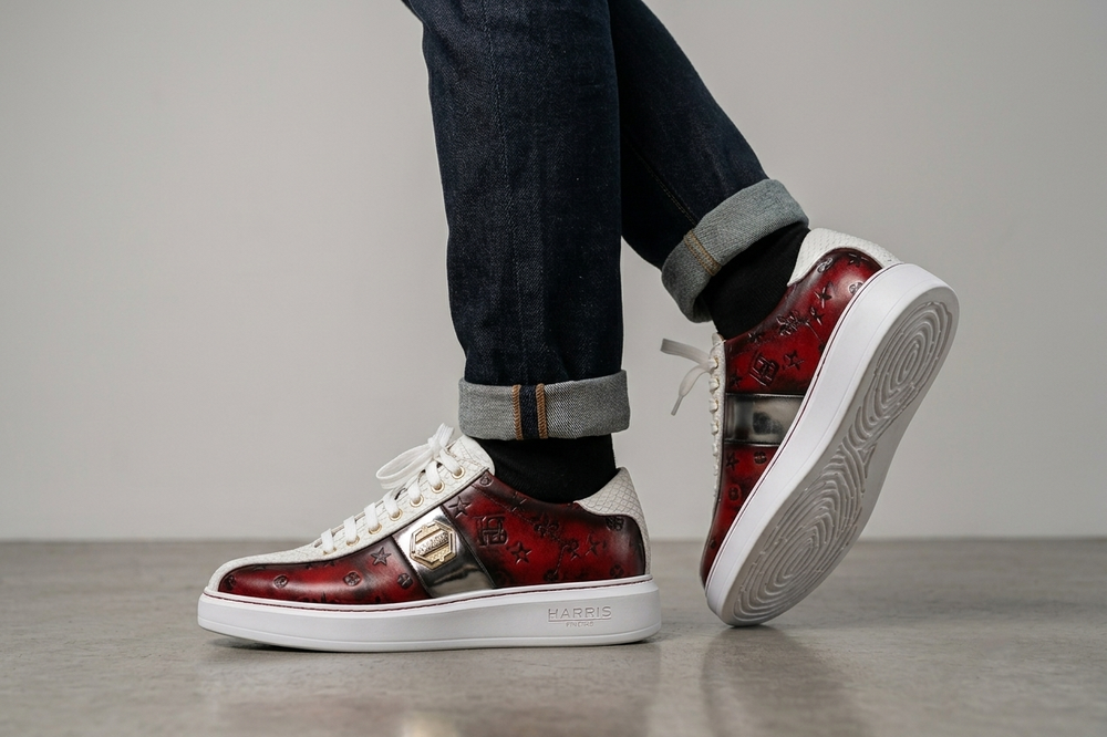 Baskets en monogramme brossé et python rouge