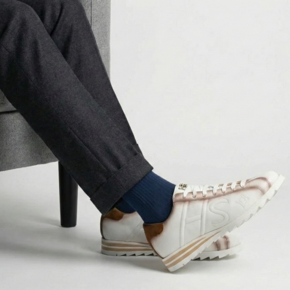 Sneaker aus schattiertem Leder und Wildleder