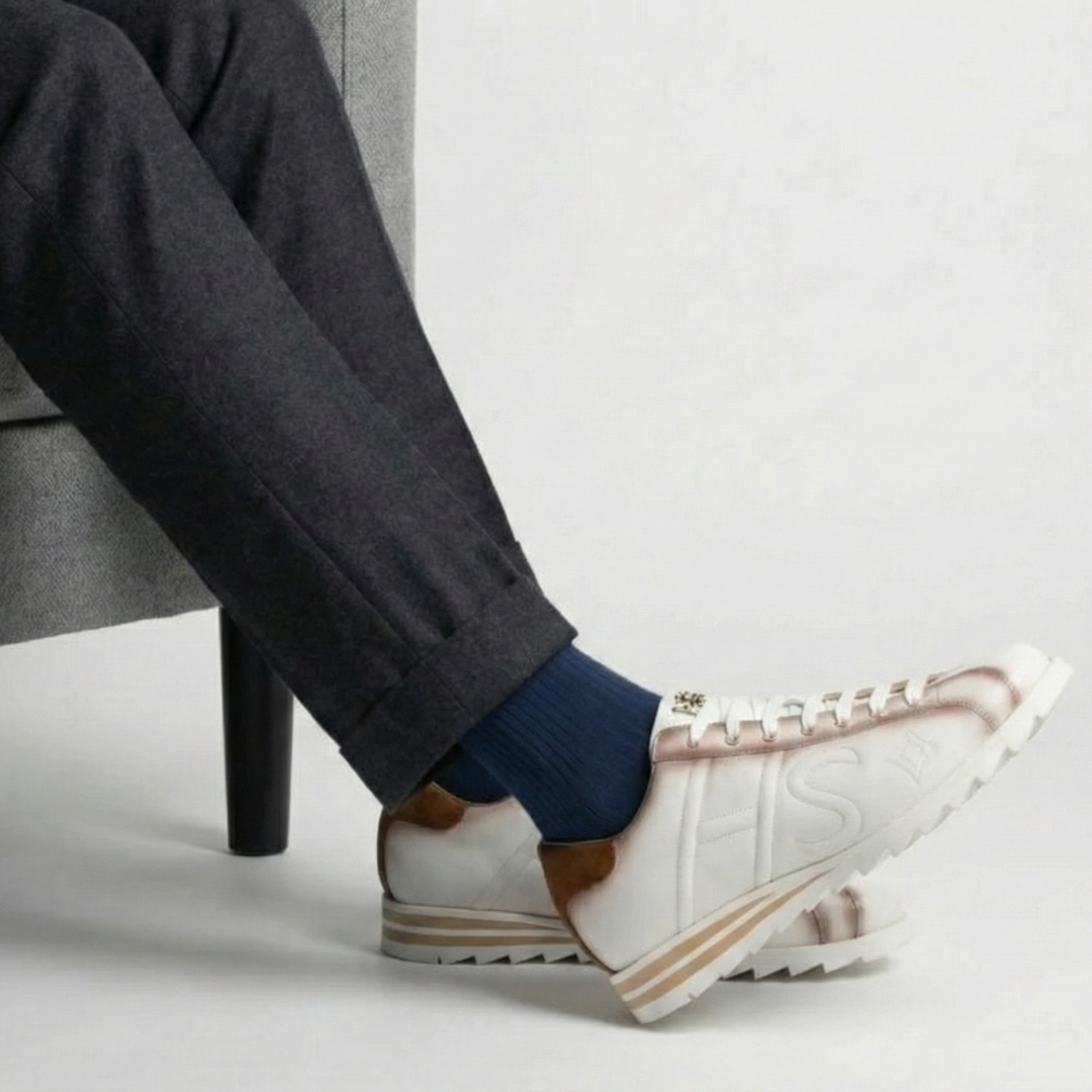 Sneaker aus schattiertem Leder und Wildleder