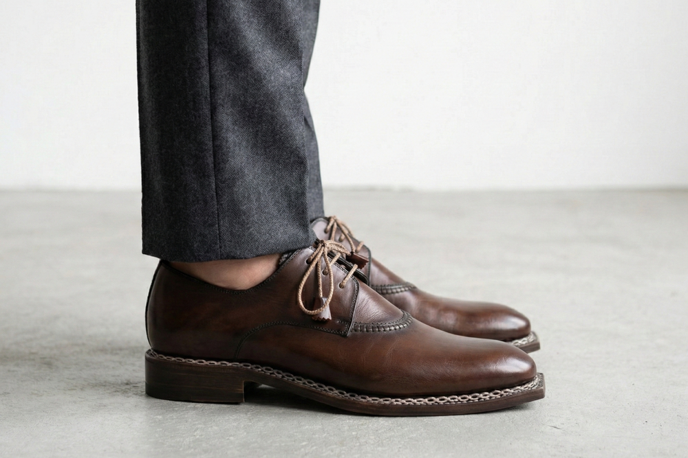 Derby hand painted with Norwegian workmanship