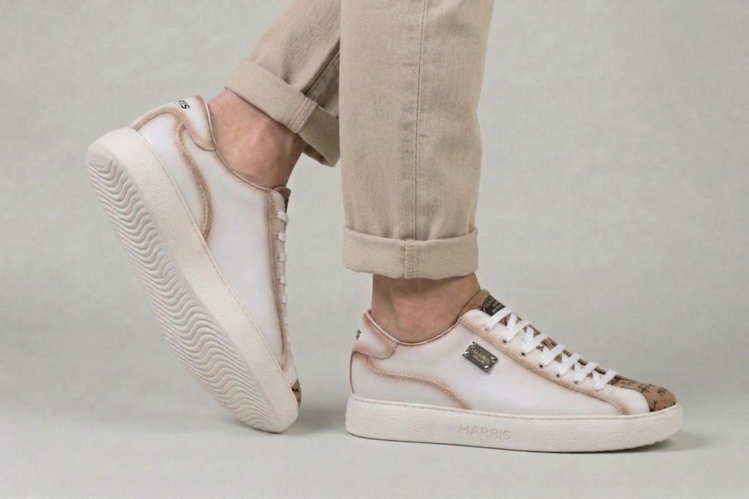 Baskets en cuir et détails écrivain