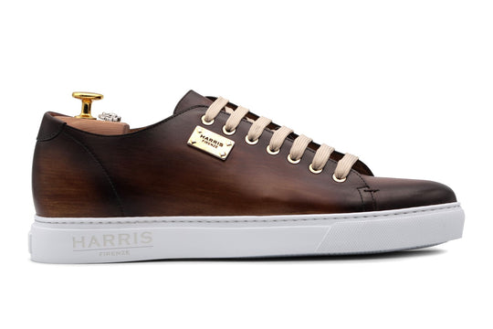 Sneakers liscia dipinta a mano