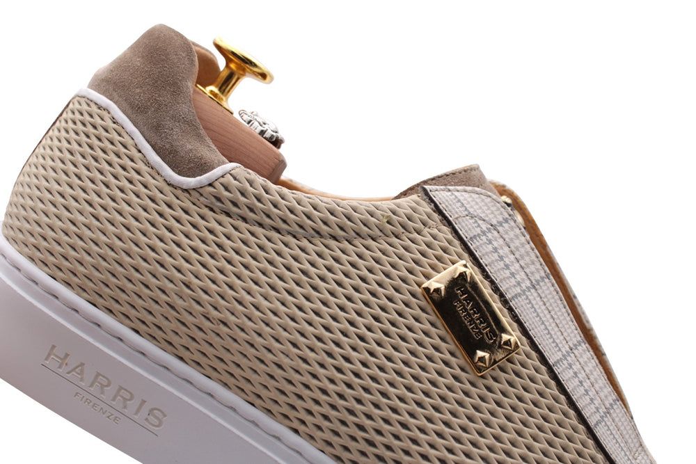 Sneakers slipon effetto traforato e suede