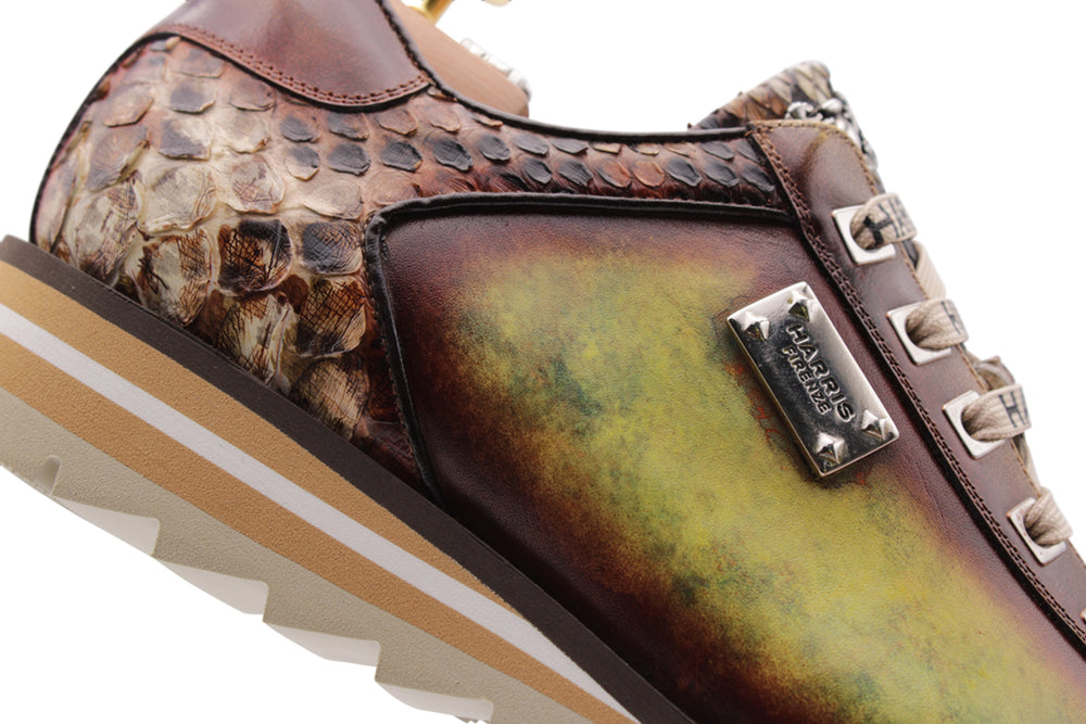 Sneakers in pelle dipinta a mano e pitone