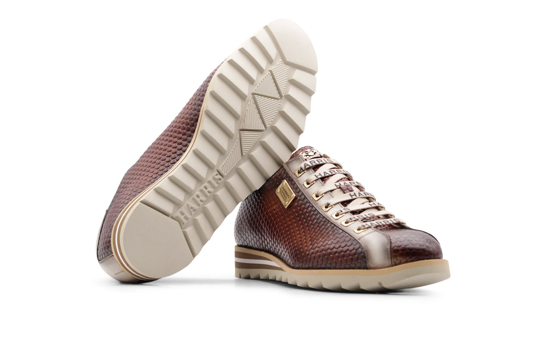 Baskets en cuir imprimé peintes à la main