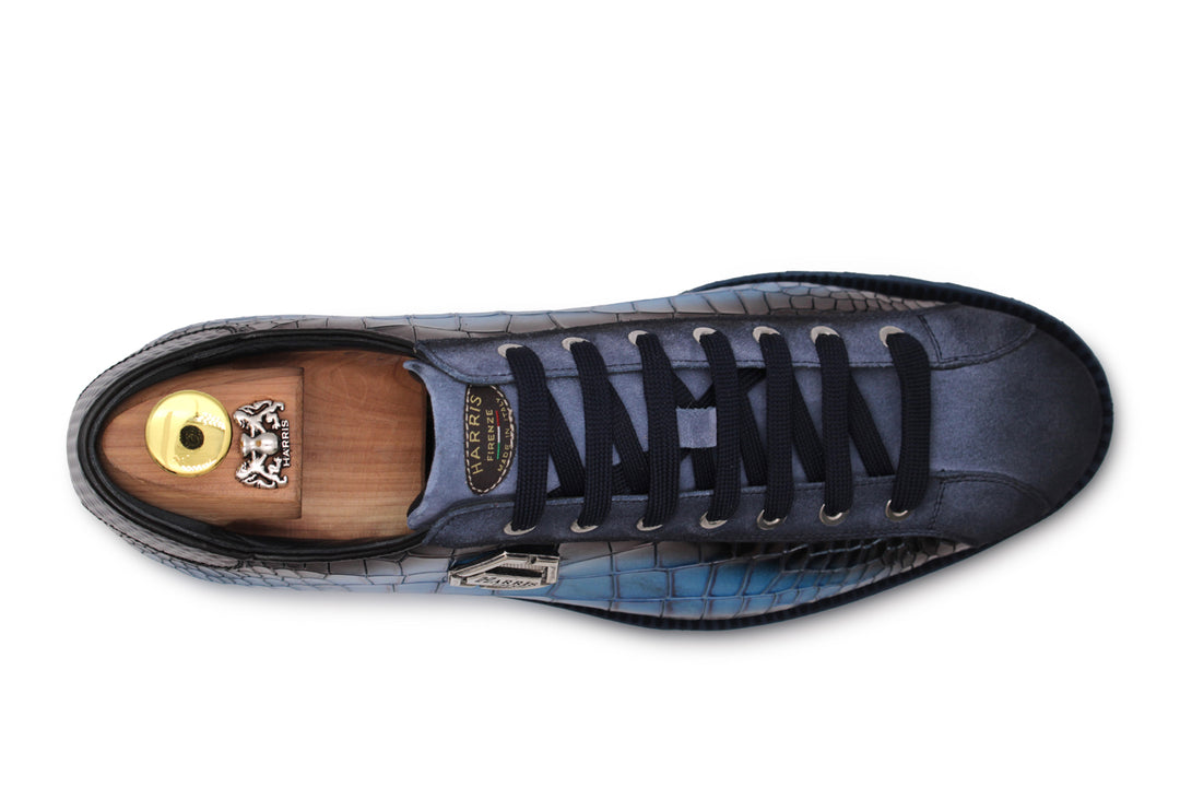 Zapatillas con efecto cocodrilo y ante.