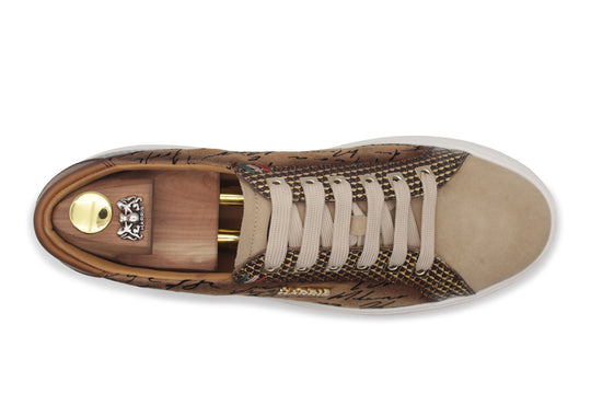 Sneakers in suede e dettagli writer