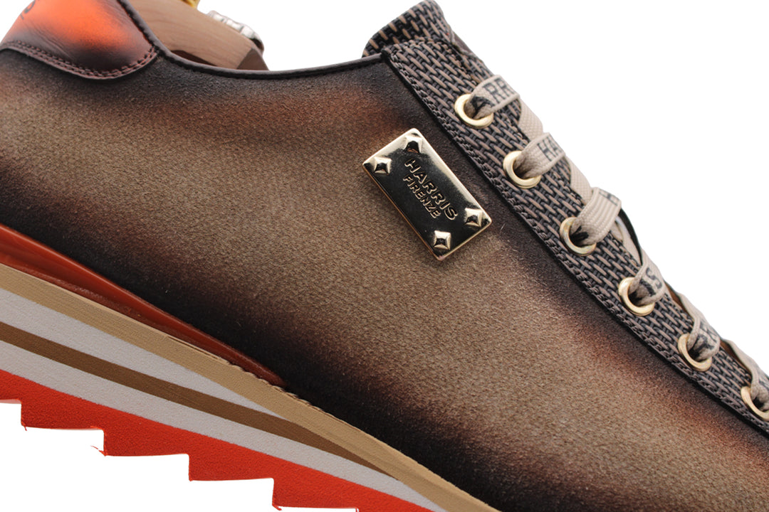 Sneakers mit Struktur und Wildledereffekt